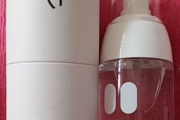 小喷喷第一瓶用完了。又来了一单，我绝对不会告诉大家我是看中了它的瓶子，哈。是不是典型的买椟还珠