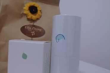 回购很多次啦！！觉得比一般的清洁喷雾要洗得干净，而且成分更加放心，对眼镜磨损小。颜值也很可爱！方便携带~♡♡♡