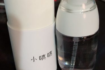 发货快，收到后马上用，眼镜清了很多，卖家很暖心，还送上两包纸巾，给店家满分👍👍👍👍